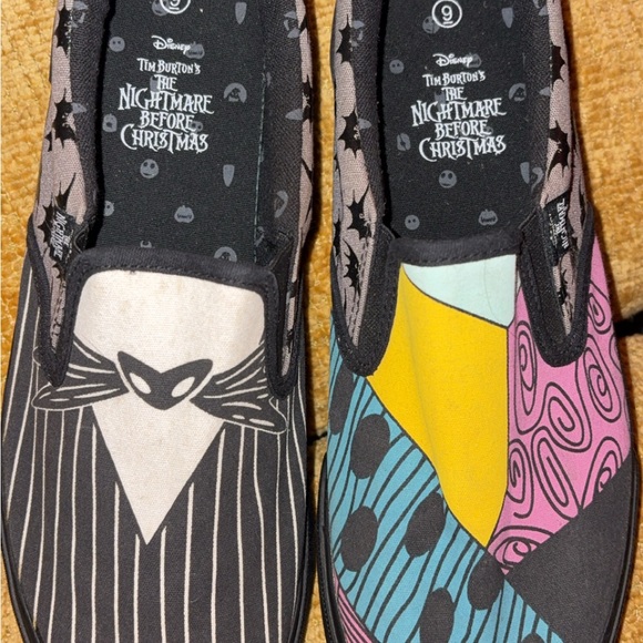 Disney Black and White Nightmare Before Christmas Design - Picture 1 of 3